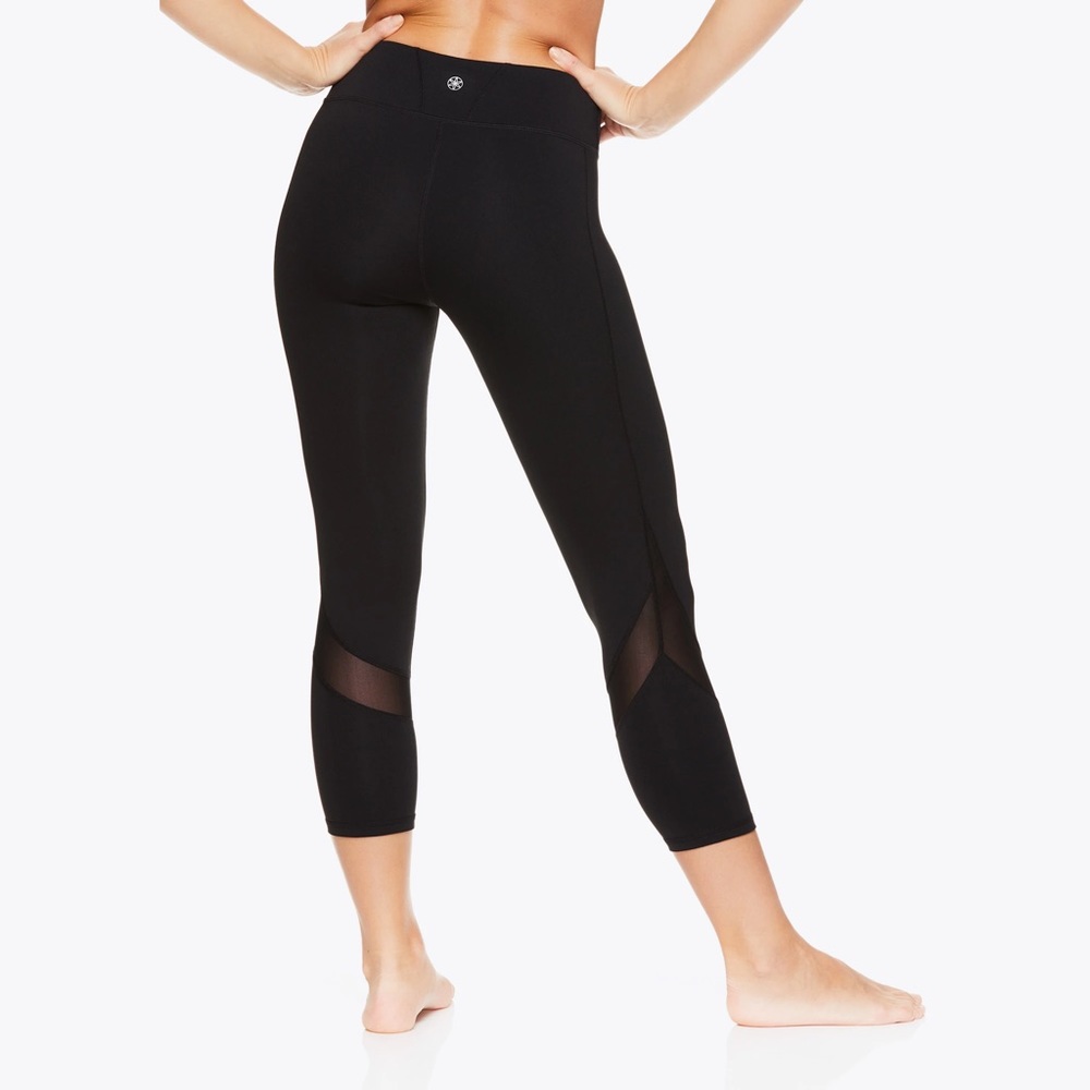 GapFit Capri Legging with Mesh insert NWOT